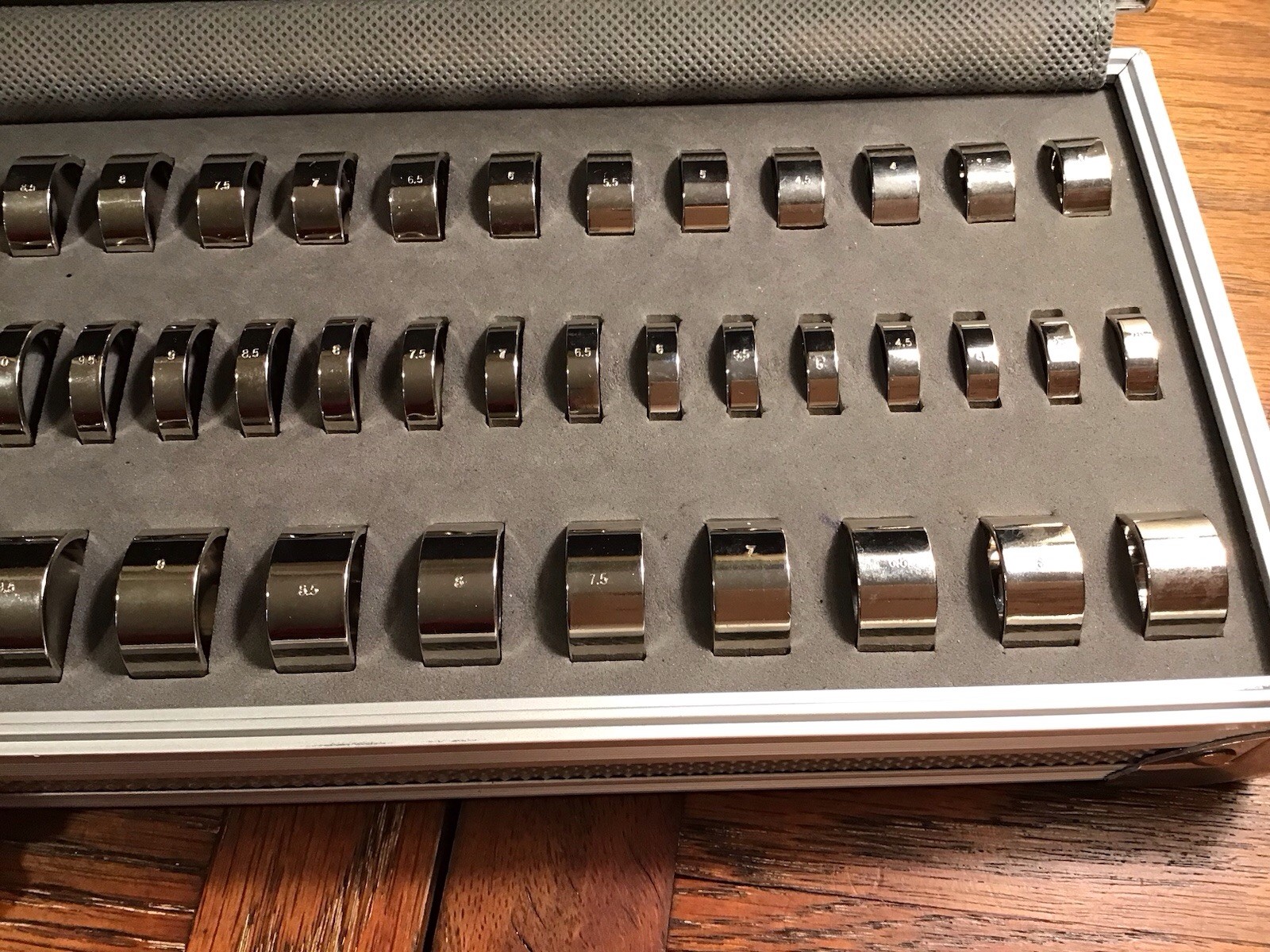 RING SIZE Measuring Set Complete 75 Pieces Protective Box 1/2 Size Increments