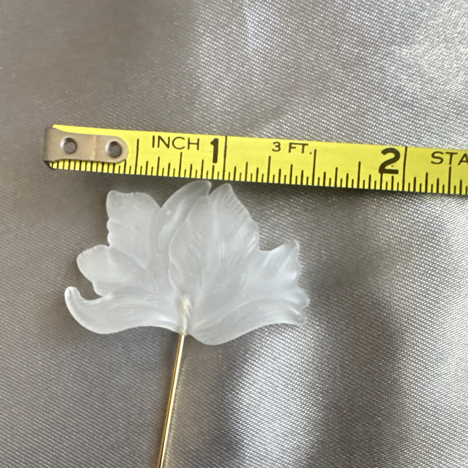 Clear Flower Stick Pin Lapel Hat Pin Gold Tone Metal/Plastic 3 in