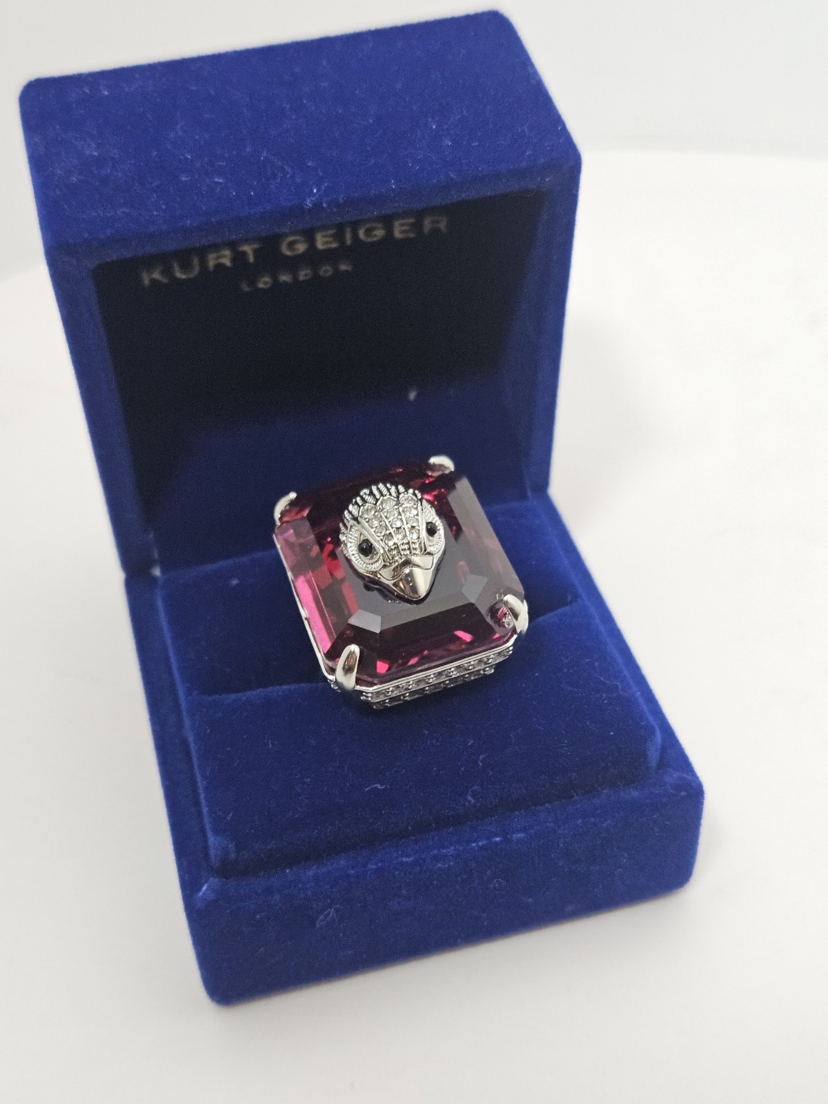 Kurt Geiger London Eagle Head Cocktail Ring Fuchsia Crystal Silver Tone Size 9