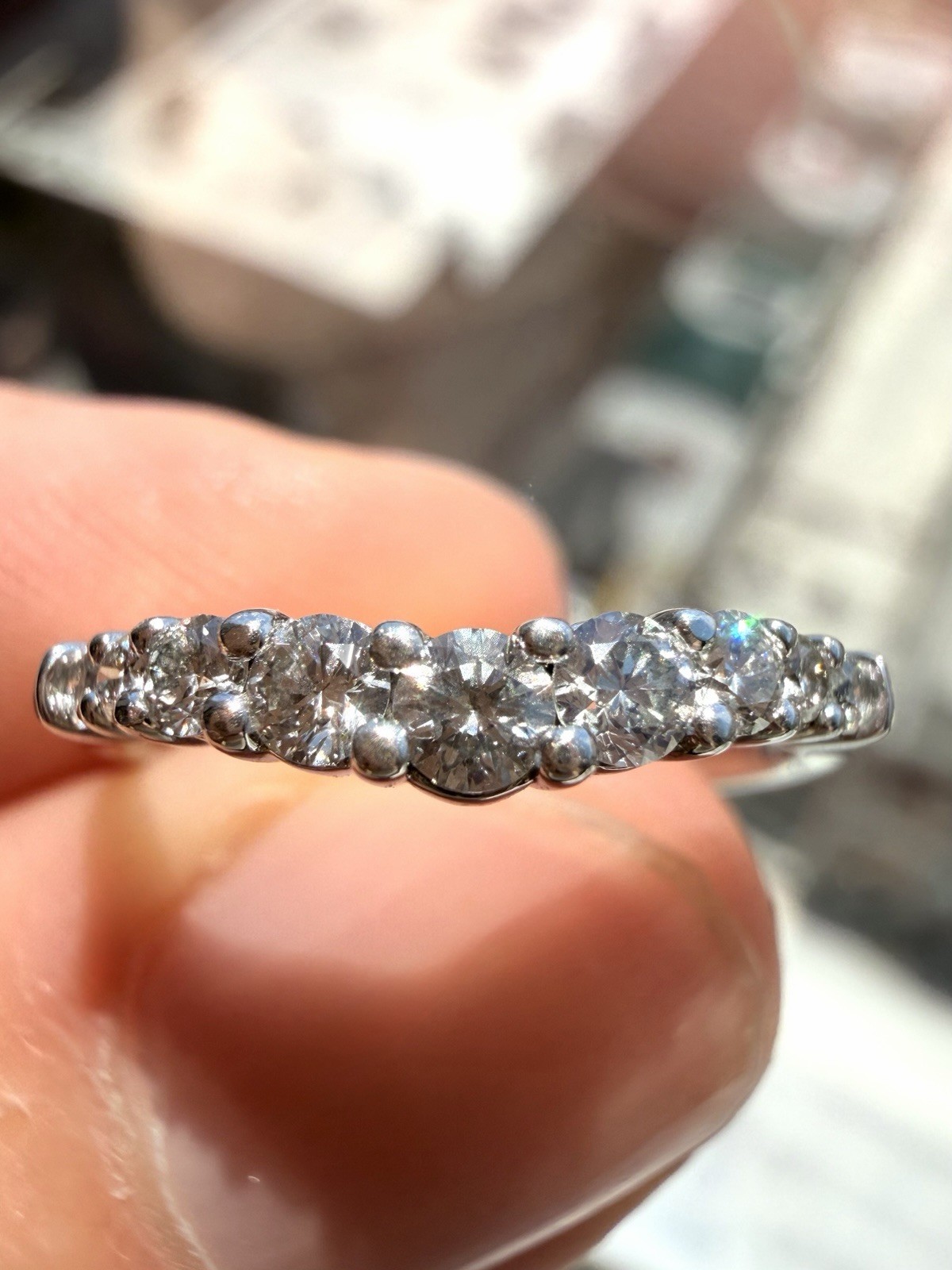 14k White Gold Natural Diamond .35ctw V-Shape Ring Size 5.5 Band