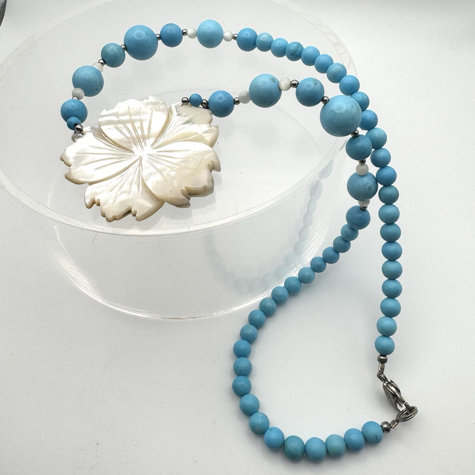 Mother Of Pearl Flower Pendant Blue White Silvertone Beads Necklace Handmade