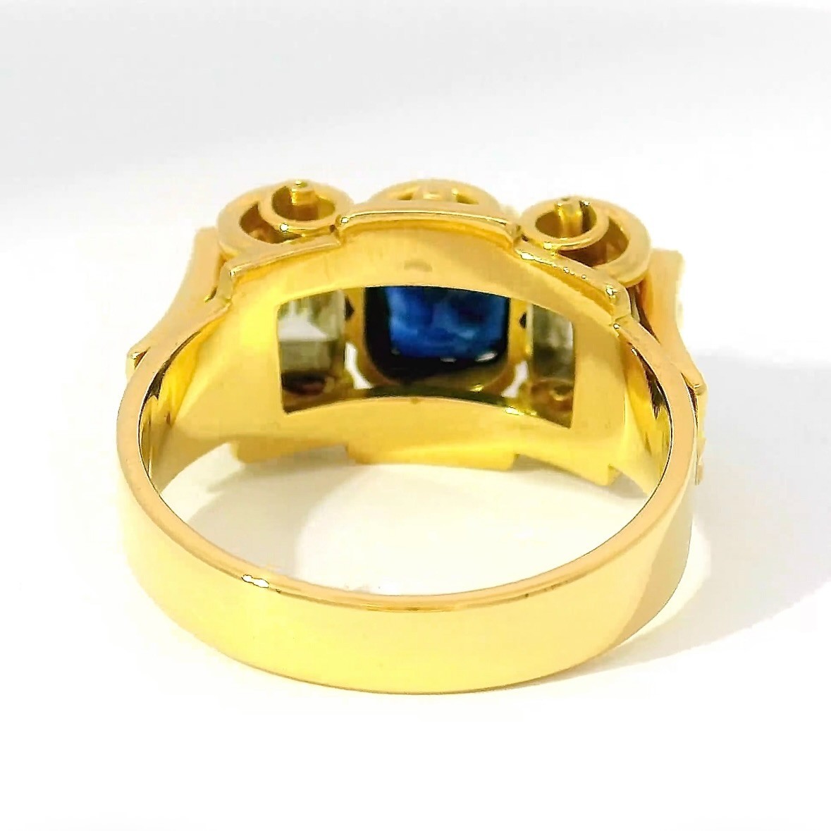 Handmade 18ct Yellow Gold Ring with Blue Sapphire & Diamond Baguettes