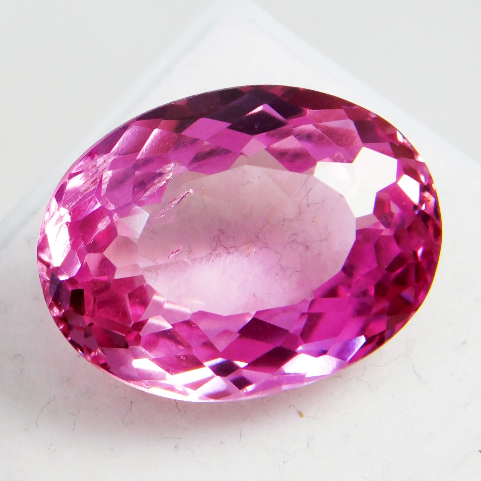 IGL CERTIFIED 18.70 ct IF Oval Natural Vivid Pink Sapphire – Unheated Gemstone