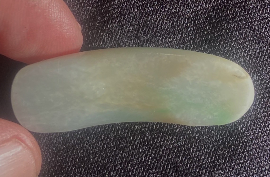 APPLE GREEN A GRADE JADEITE RING CABOCHON TOP 8 GRAMS- 40 CARATS