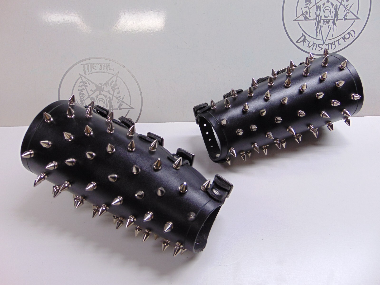 LEATHER SPIKED OLD SCHOOL GAUNTLET..DEATH METAL…(MDLG0013)….. HYPOCRISY
