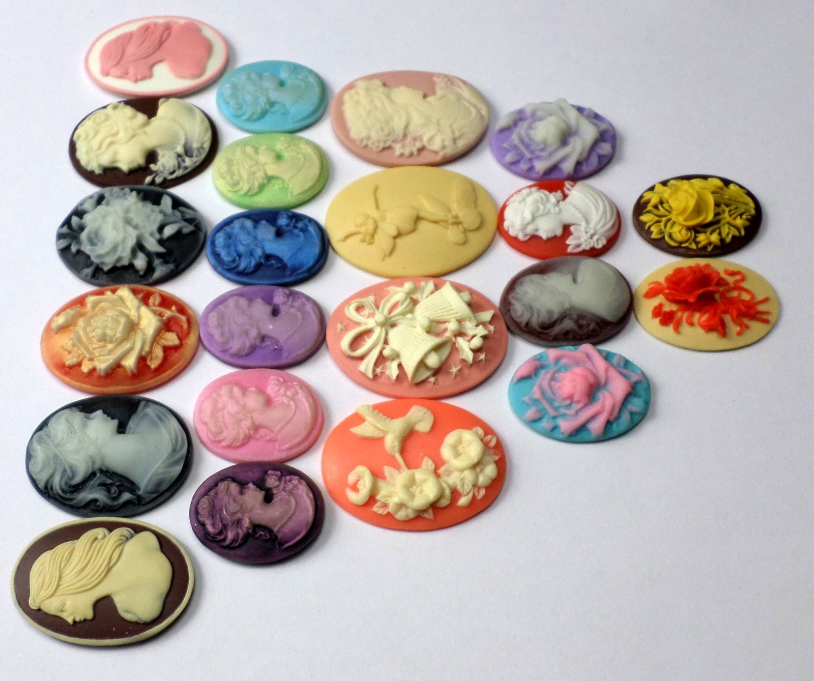 22 of 27-40mm Mixed Lot of Vintage Oval Women Floral Fairies Cameos Cabochons