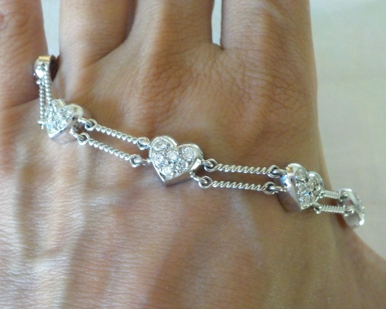 Quality 14K White Gold Heart Bar Diamond Bracelet – 16.6 gms, 6.7 in, 1.08 ctw