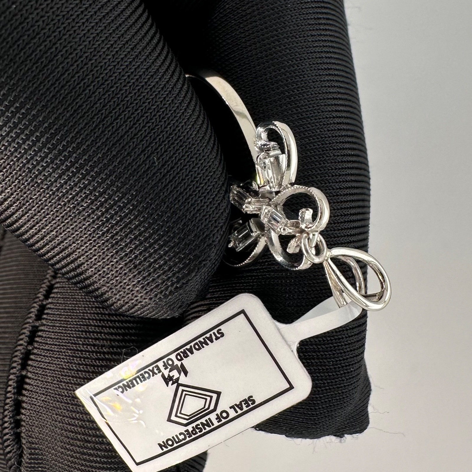 1.00 est tcw Natural Diamond & Platinum Pendant IGI Report # 20J2282026
