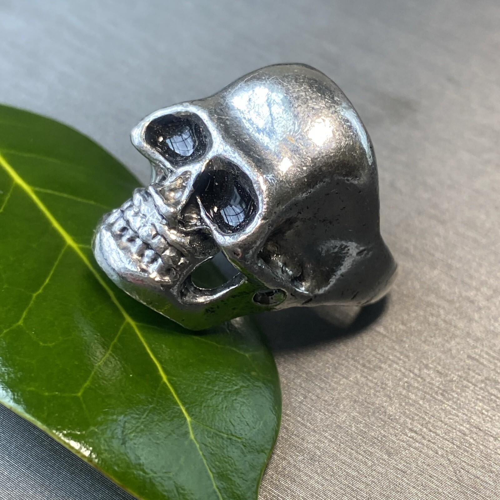 Vintage Mens Skull Ring Estate Jewelry Pre-Owned Size 11 Macabre