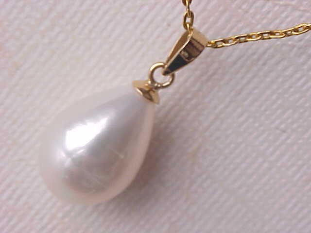 11.5MM X 17MM GENUINE WHITE PEARL PENDANT SOLID 18K YELLOW GOLD