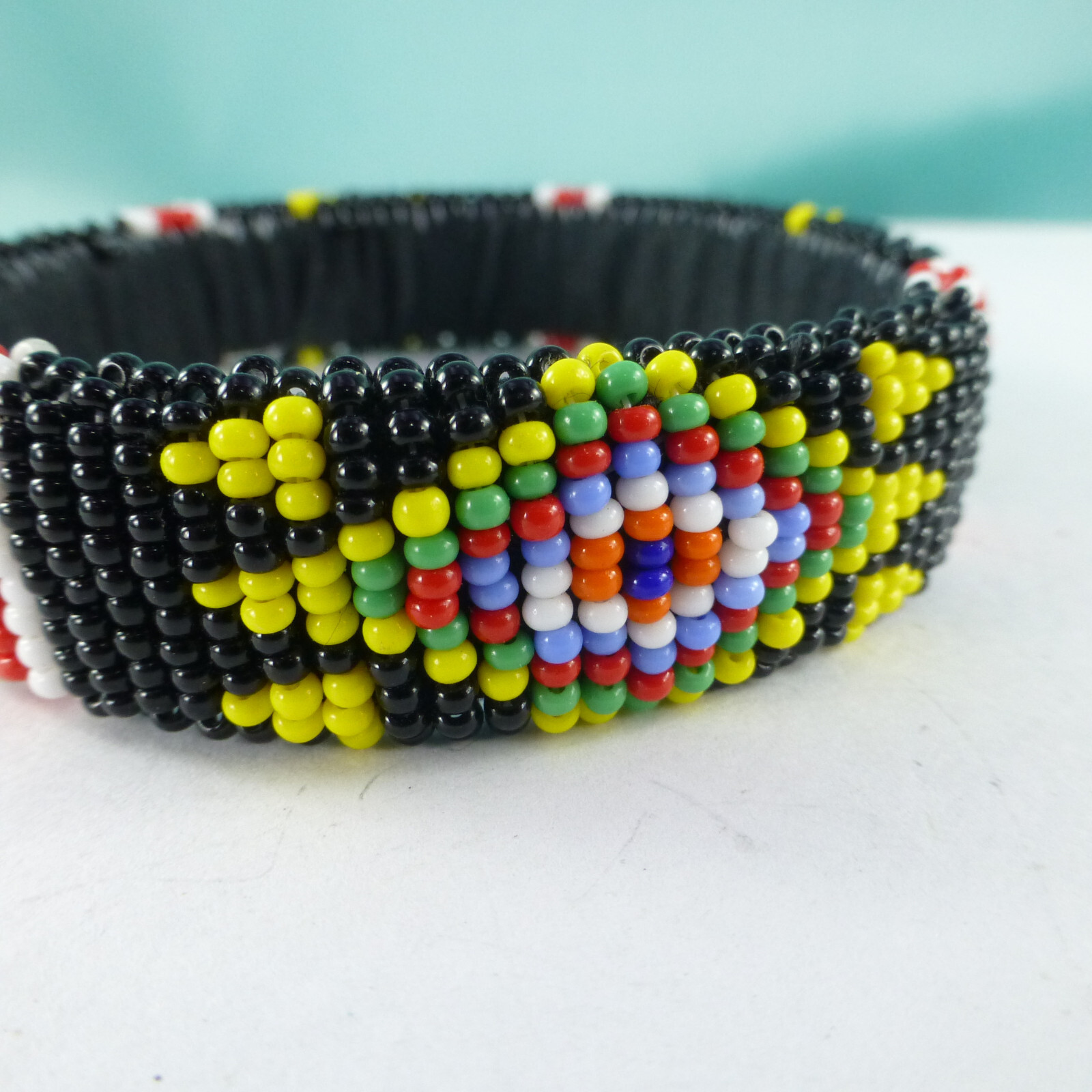 Pretty Southwestern Style Beaded Bangle Bracelet Black Yellow Red Multi Color