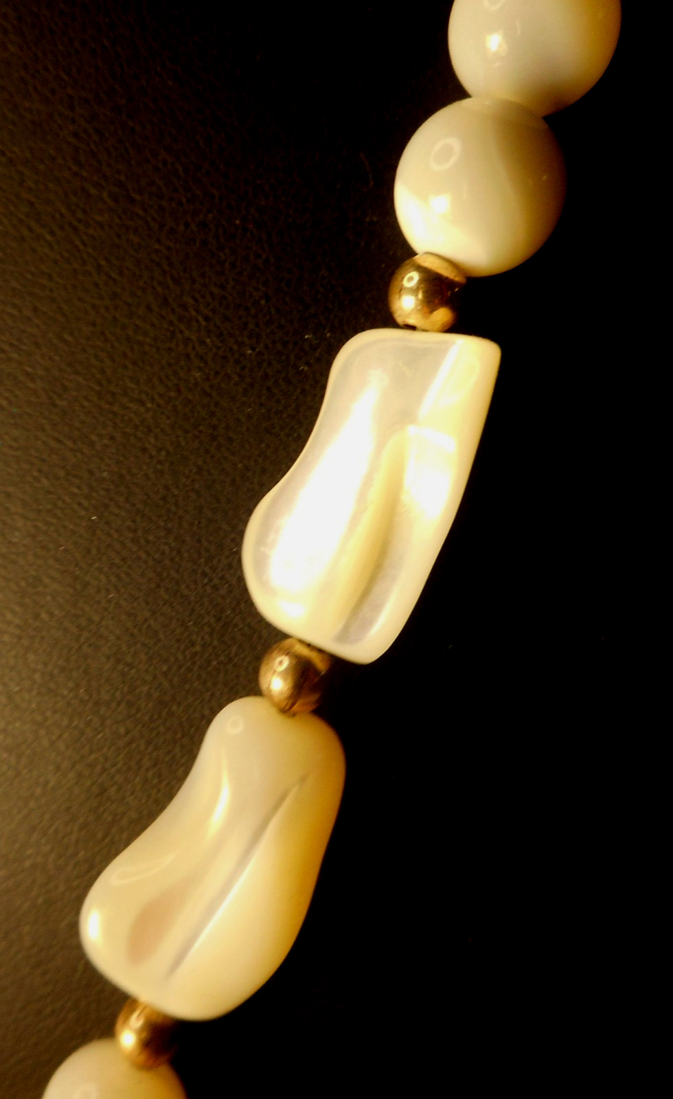 Vtg 14/20 Goldfilled Mother of Pearl Beaded Necklace GF Accent Bead 20″