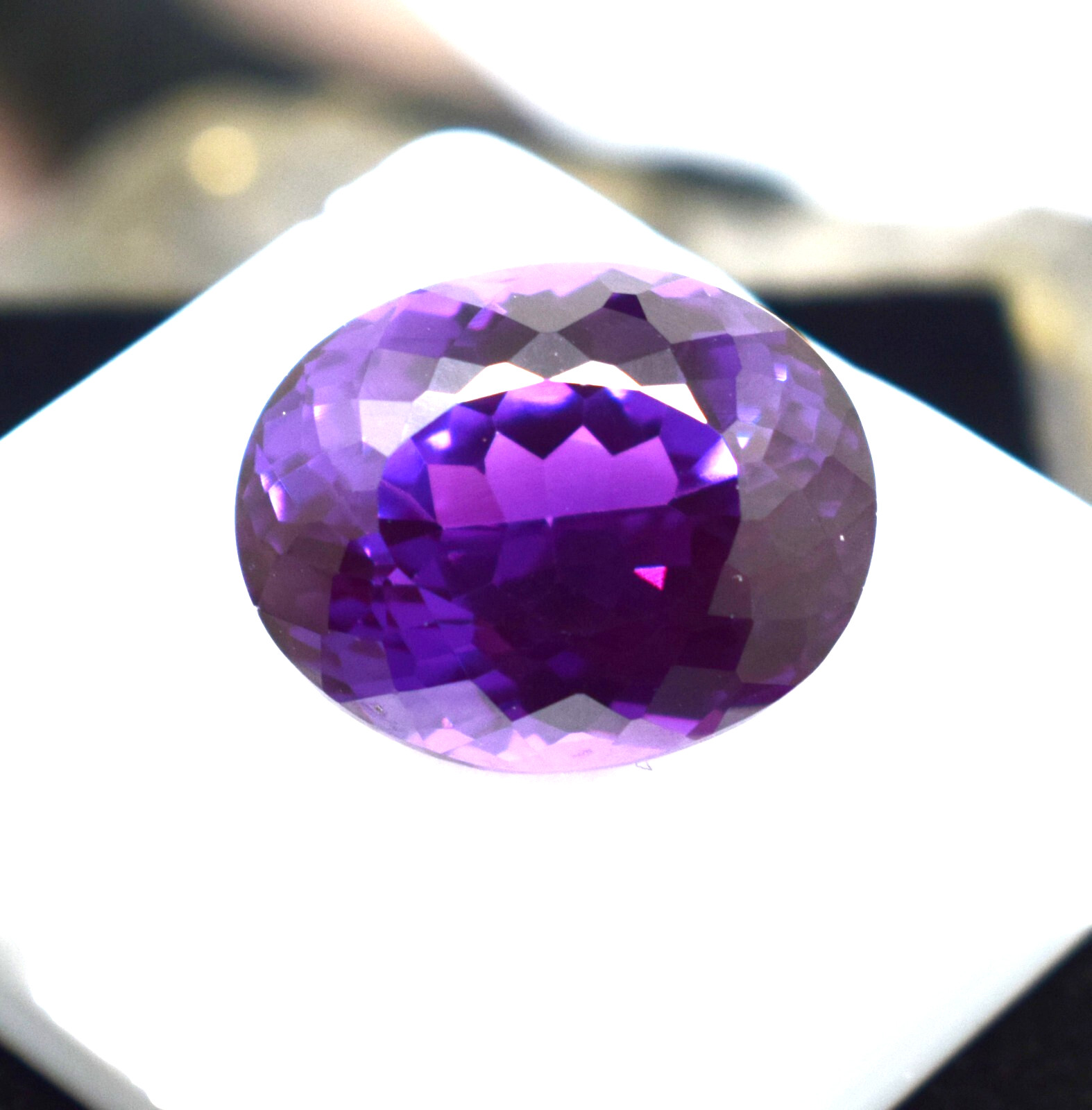 Natural Oval Cut 20.00 Ct Flawless Russian Color Changing Alexandrite Gemstone