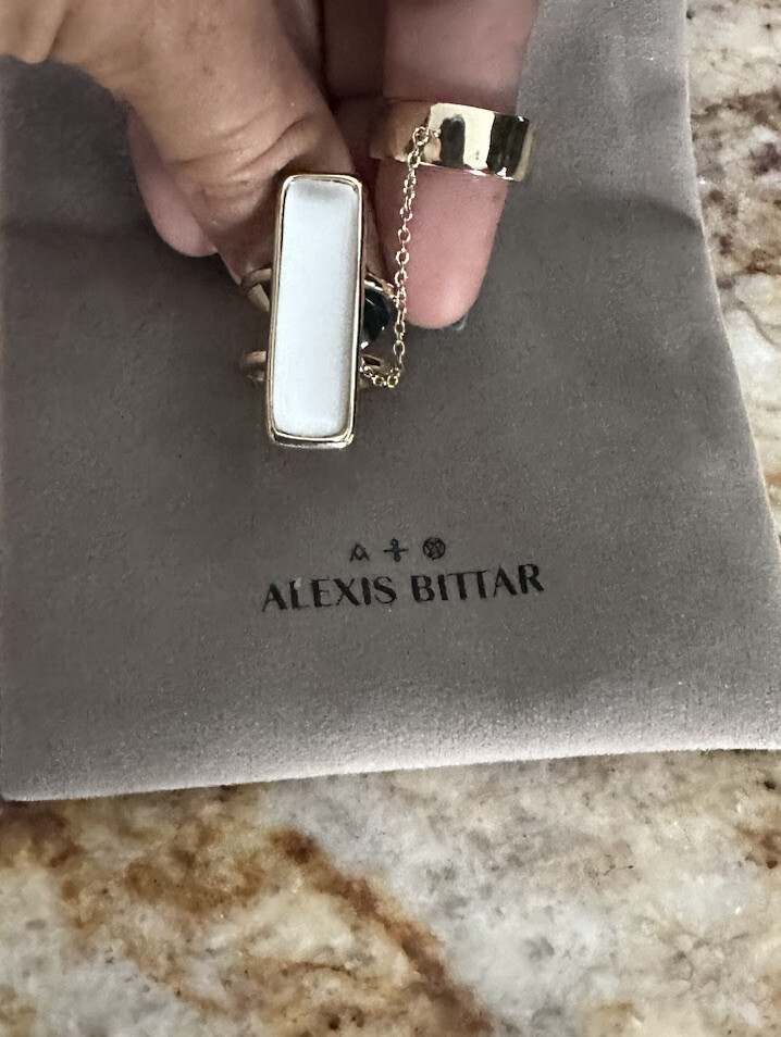 100% Authentic Alexis Bittar Elongated Silver Lucite Double Band Ring Size 7ish