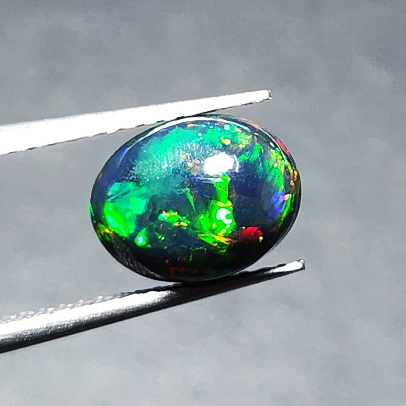 Natural Welo Black Opal Ethiopia Oval Cabochon Vivid Green Fire Gem 1.15Ct Ring