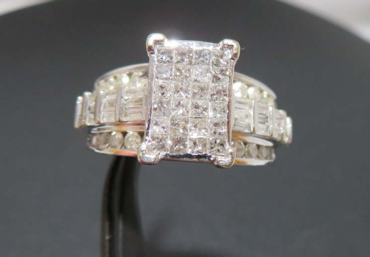 14K WG DIAMOND CLUSTER ENGAGEMENT RING 1.00 tcw SZ 5.25 7.36 grams (G134688-1)