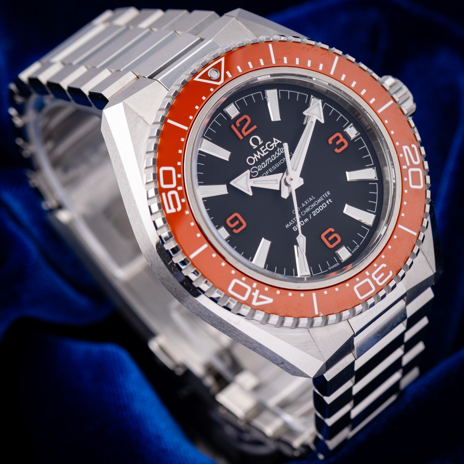 2026 OMEGA Seamaster Planet Ocean 600M 42mm 217.30.42.21.01.003 w/ BOX & PAPERS