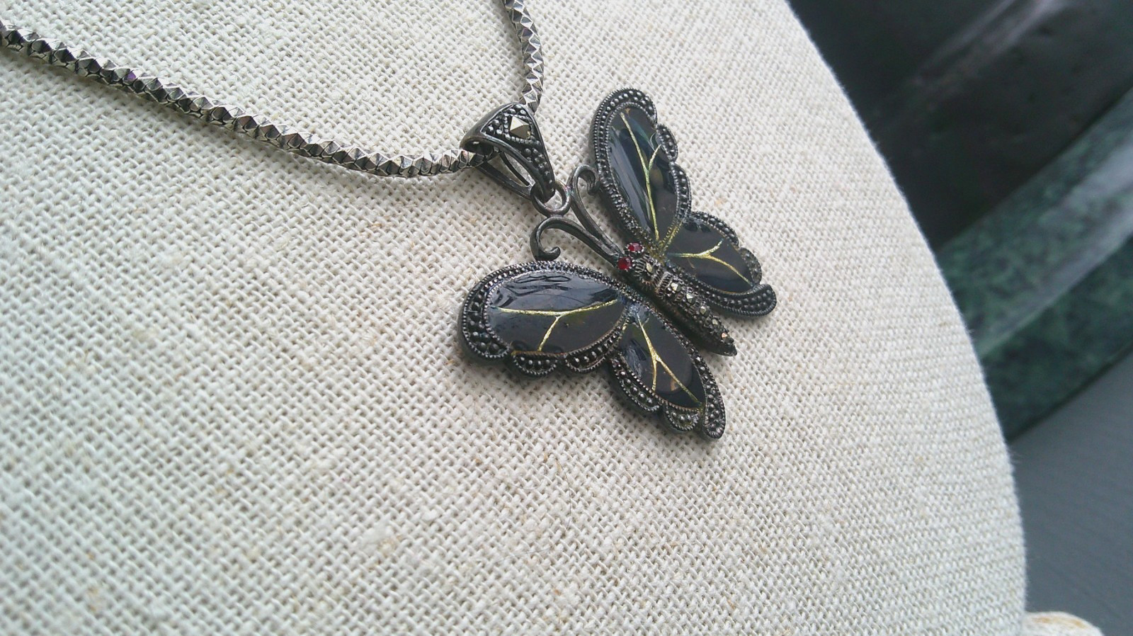 GSJ CN 925 Butterfly Necklace w/ Snake Chain