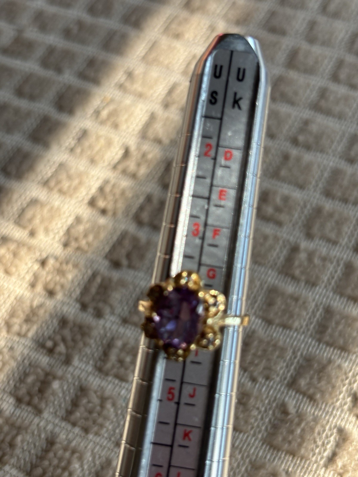 Amethyst Gemstone Gold Ring Diamonds 2.91 Grams