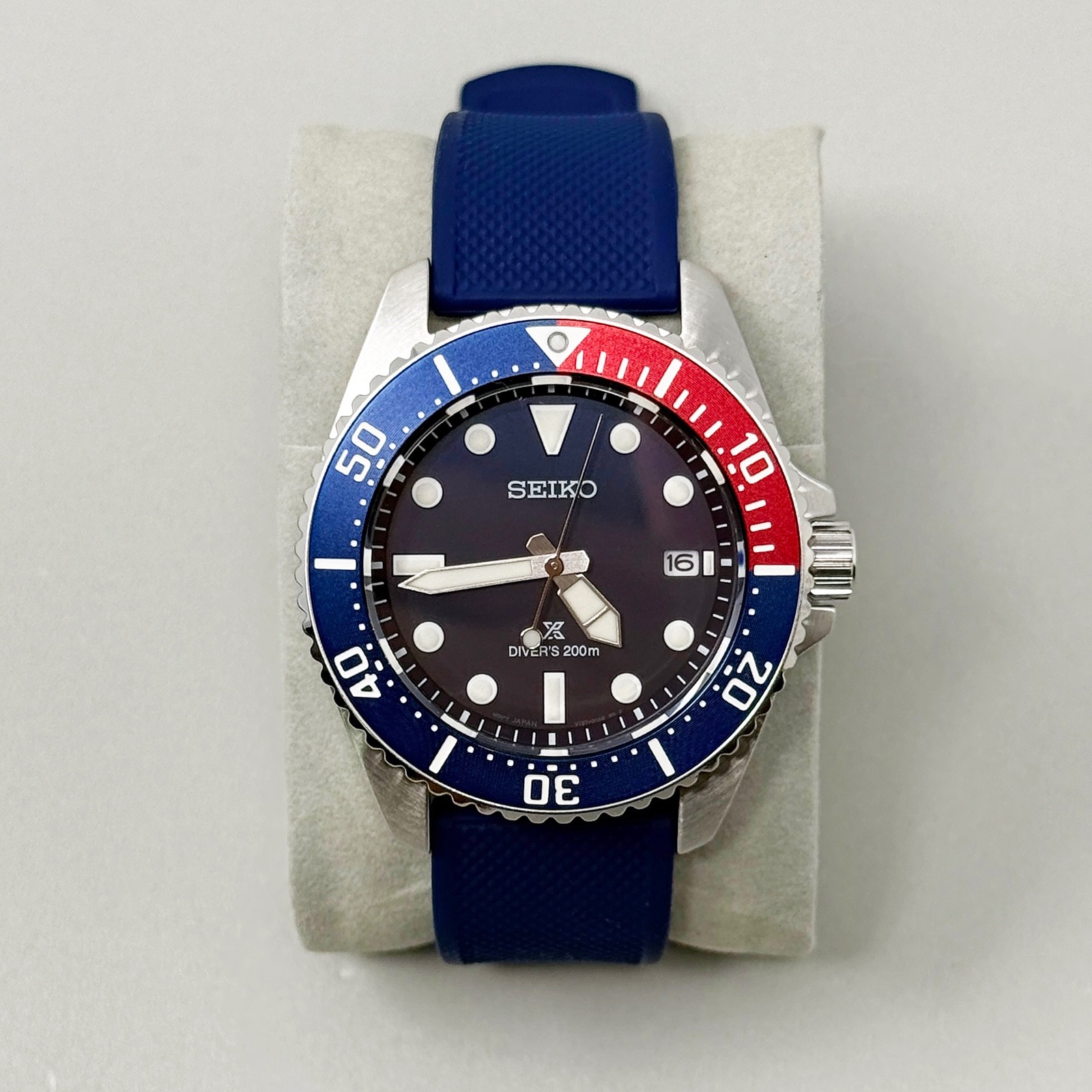 Seiko Prospex Sea Diver’s Solar Men’s Watch SNE595