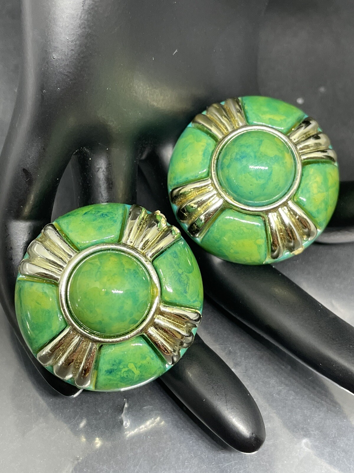 Vintage Green Lucite Acrylic Round GoldTone 1.5” Round Clip On Earrings