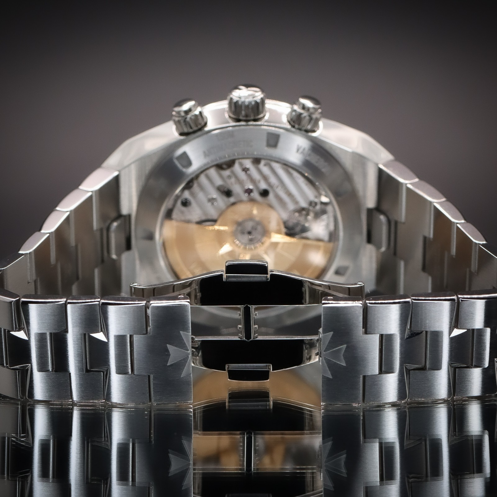 VACHERON CONSTANTIN Overseas Chrono “Reverse Panda” | Ref. 5520V/210A-B481 FS