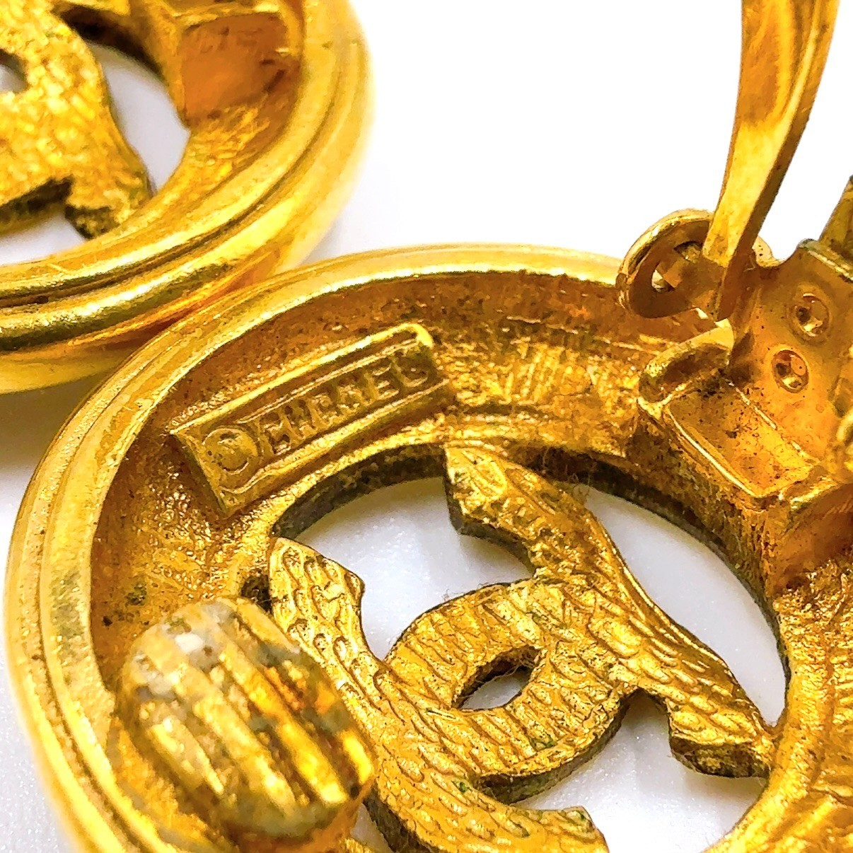 CHANEL CC Logo Coco Mark Vintage Earrings Gold-tone Matelasse Clip-On Auth JAPAN