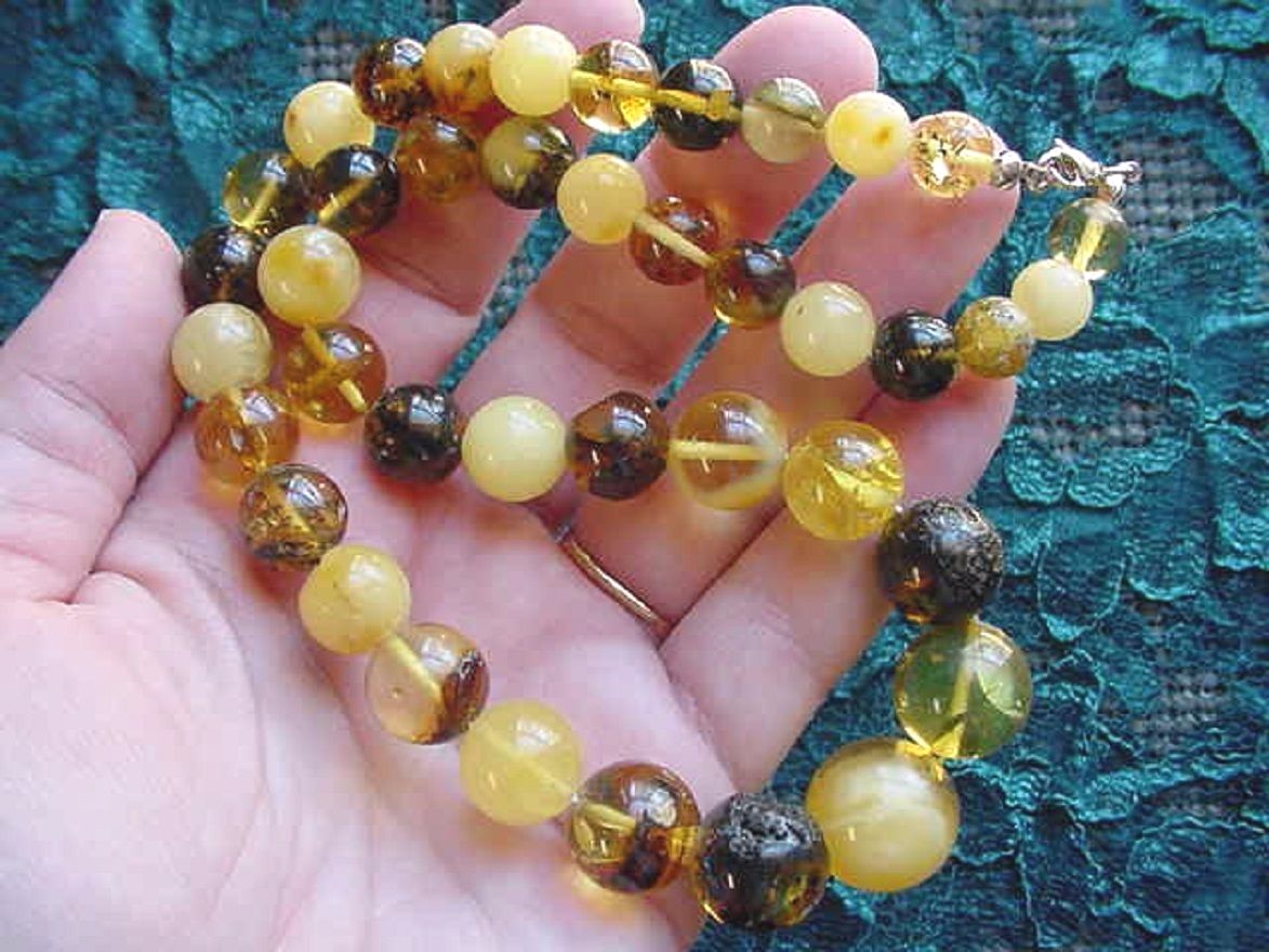 (pb-413) 35 grams AMBER GOLDEN Orange Yellow Poland beaded 18″ long NECKLACE