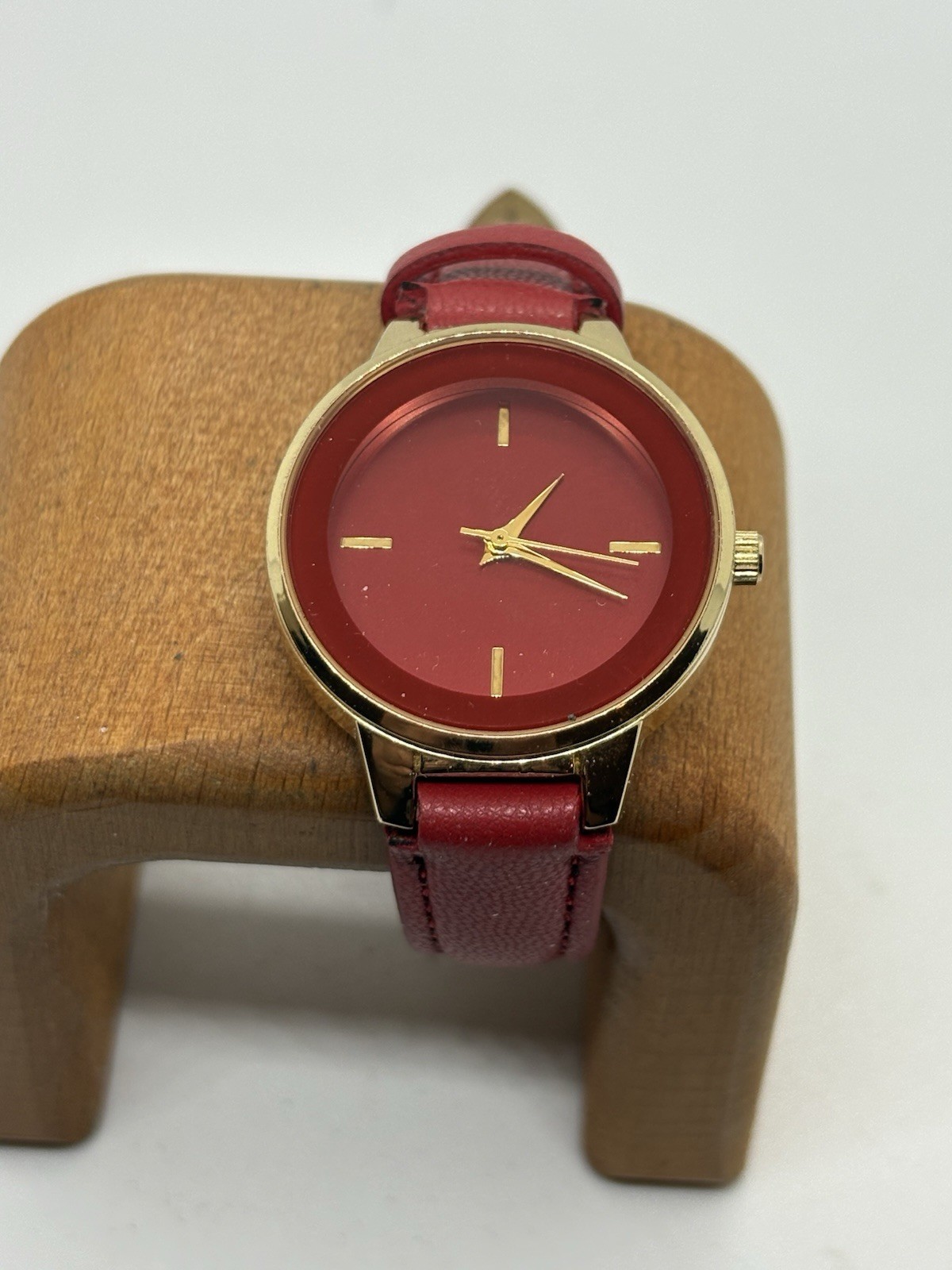 Amazon Essential Womens minimalist watch red dial and strap new battery