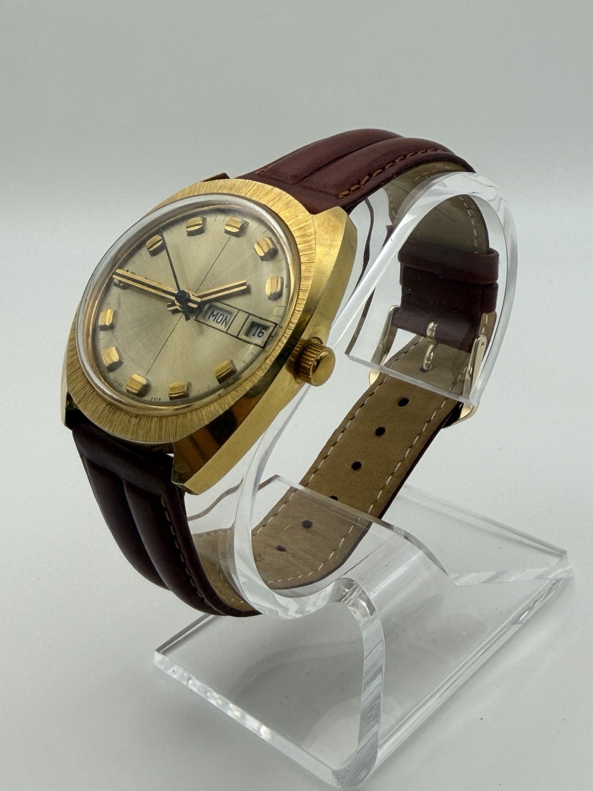 Vintage Timex Automatic Day Date Gold Dial Men’s Watch Brown Strap