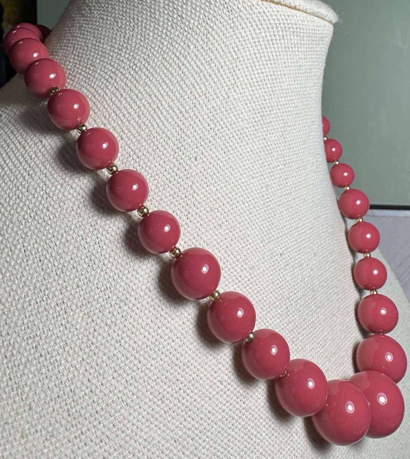 Beautiful Vintage 1970’s Dark Mauve Pink Bead Necklace