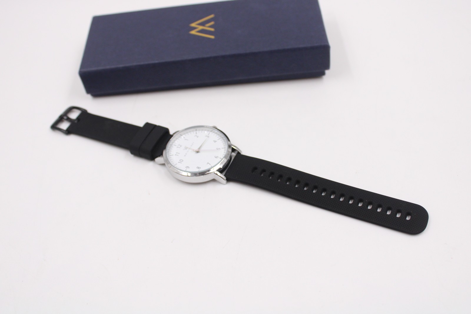 Women’s WRISTOLOGY Olivia Chrome Tone Classic Analog Watch, Gray Leather 38mm