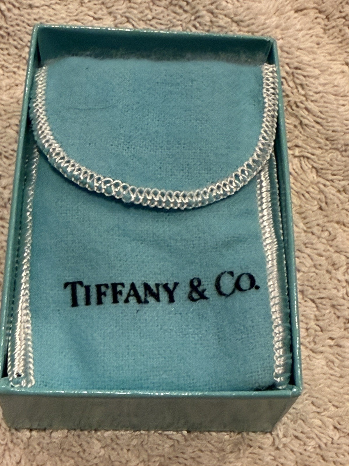 Tiffany & Co Sterling Silver Horseshoe Style Key Ring w/UMDNJ Charm Pouch & Box