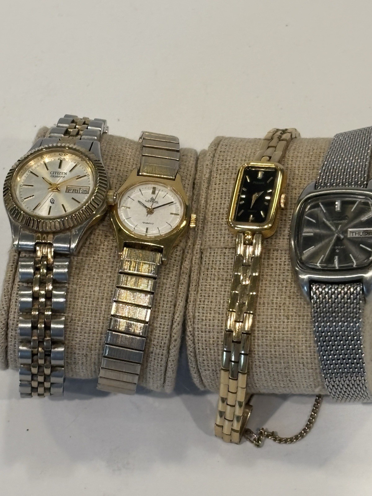 Lot Of 4 LADIES WATCHES- SEIKO PULSAR LORUS CITIZEN- Need Batteries