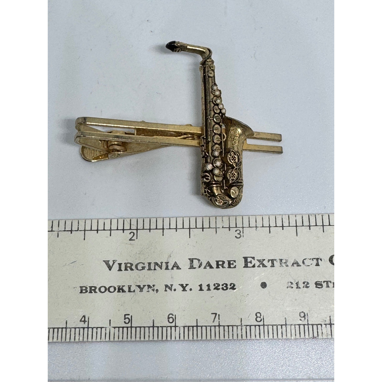 Future Primitive Mens Saxophone Tie Clip Gold Tone Musical Instrument Jazz Band