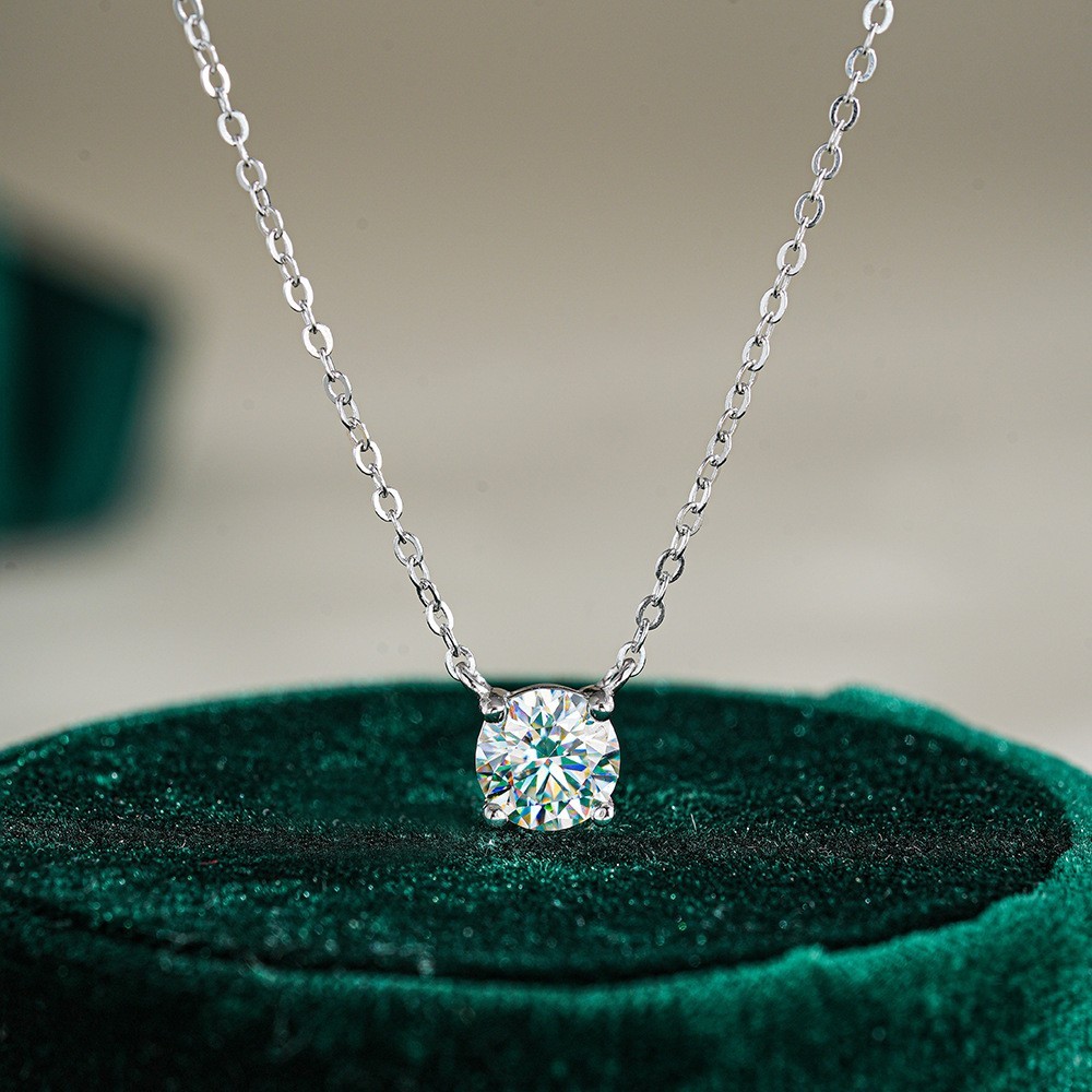 1CT/2CT Four-claw Women’s 925 Sterling Silver Moissanite Necklace