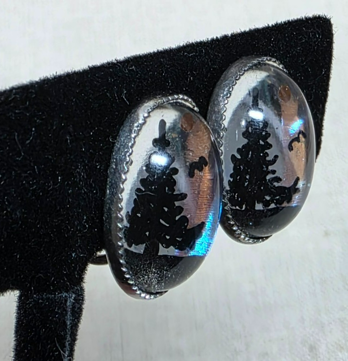 ~VINTAGE STERLING SILVER W/DOMED BUTTERFLY WING SILHOUETTE SCREW-BACK EARRINGS