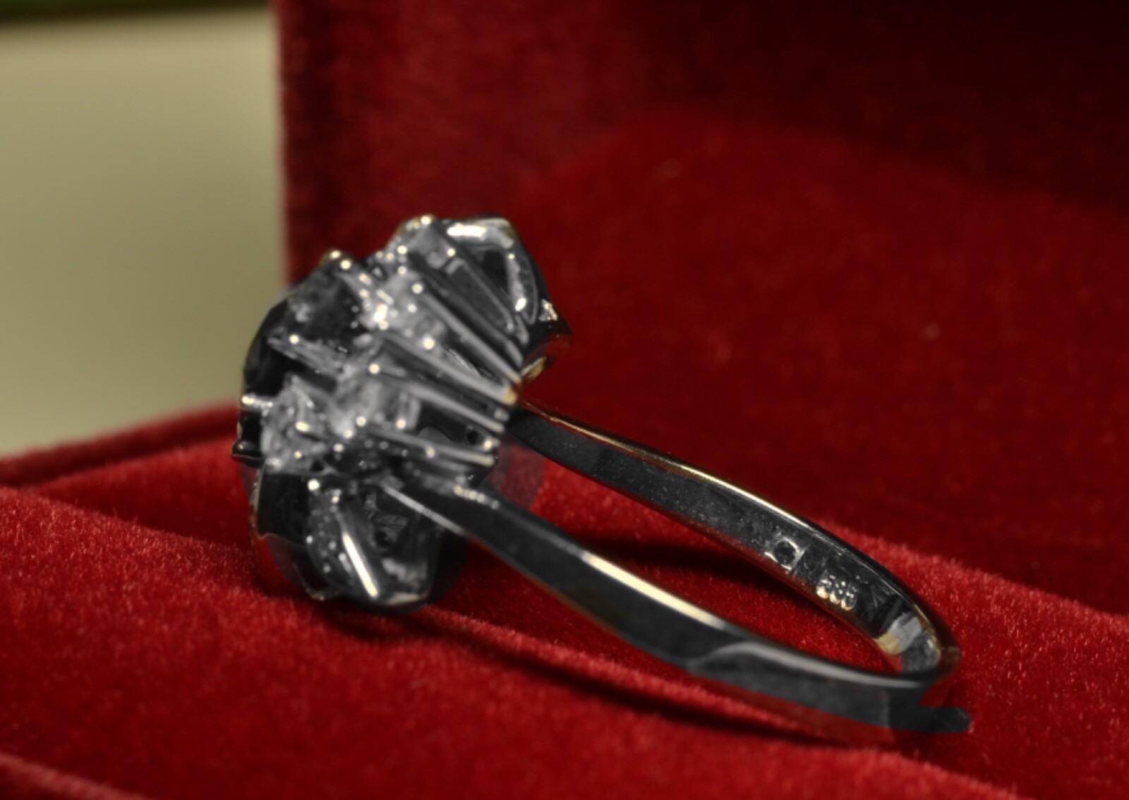 Diamond ring 14kt gold sapphire brilliant 585 White gold estimate: 1500 euros