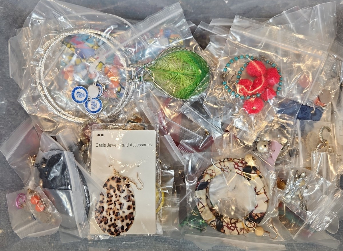 Jewelry Wearable Earring Collection 5 Lbs Matched Pairs Lot #683 See Description