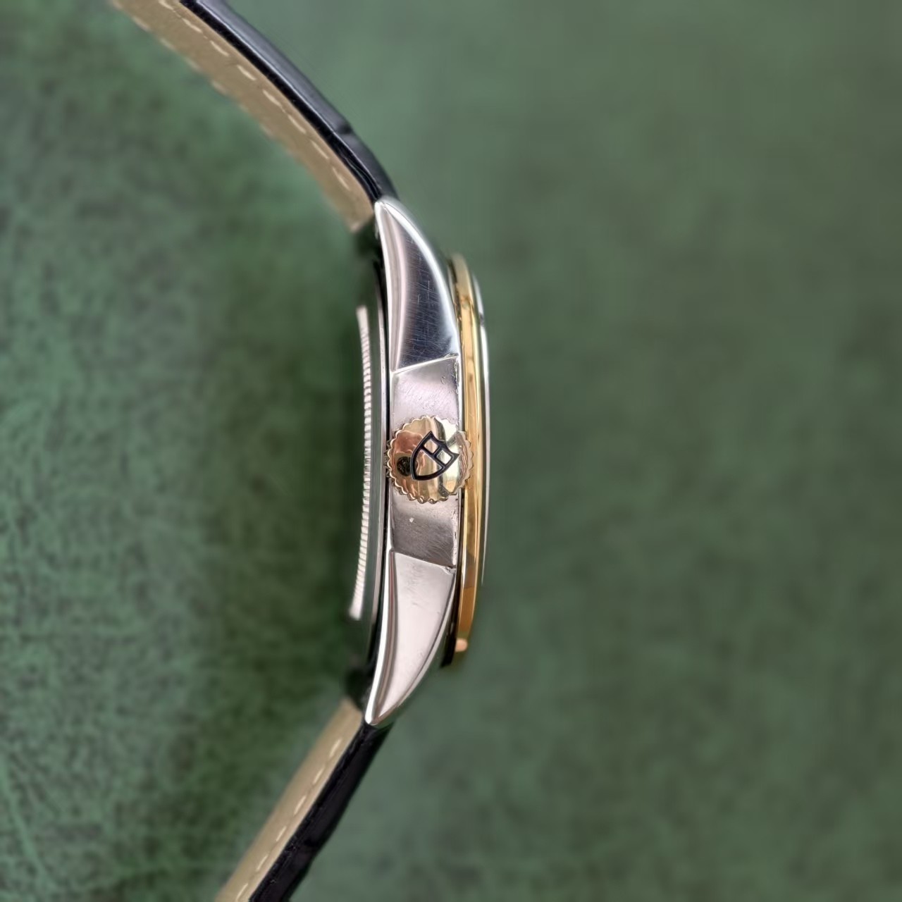 Tudor Linen Champagne 10-Diam Glamour M55003-0068 Men’s Watch Automatic 36mm