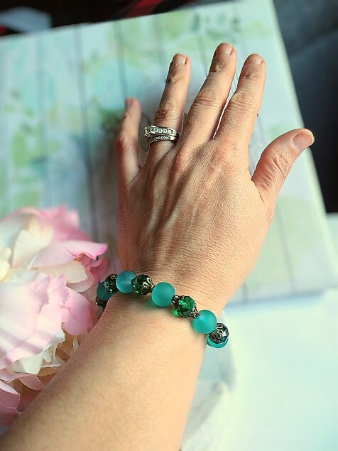 Handcrafted Sea Glass Bracelet, Ladies Stretch Bracelet, Beaded Chain Bangle
