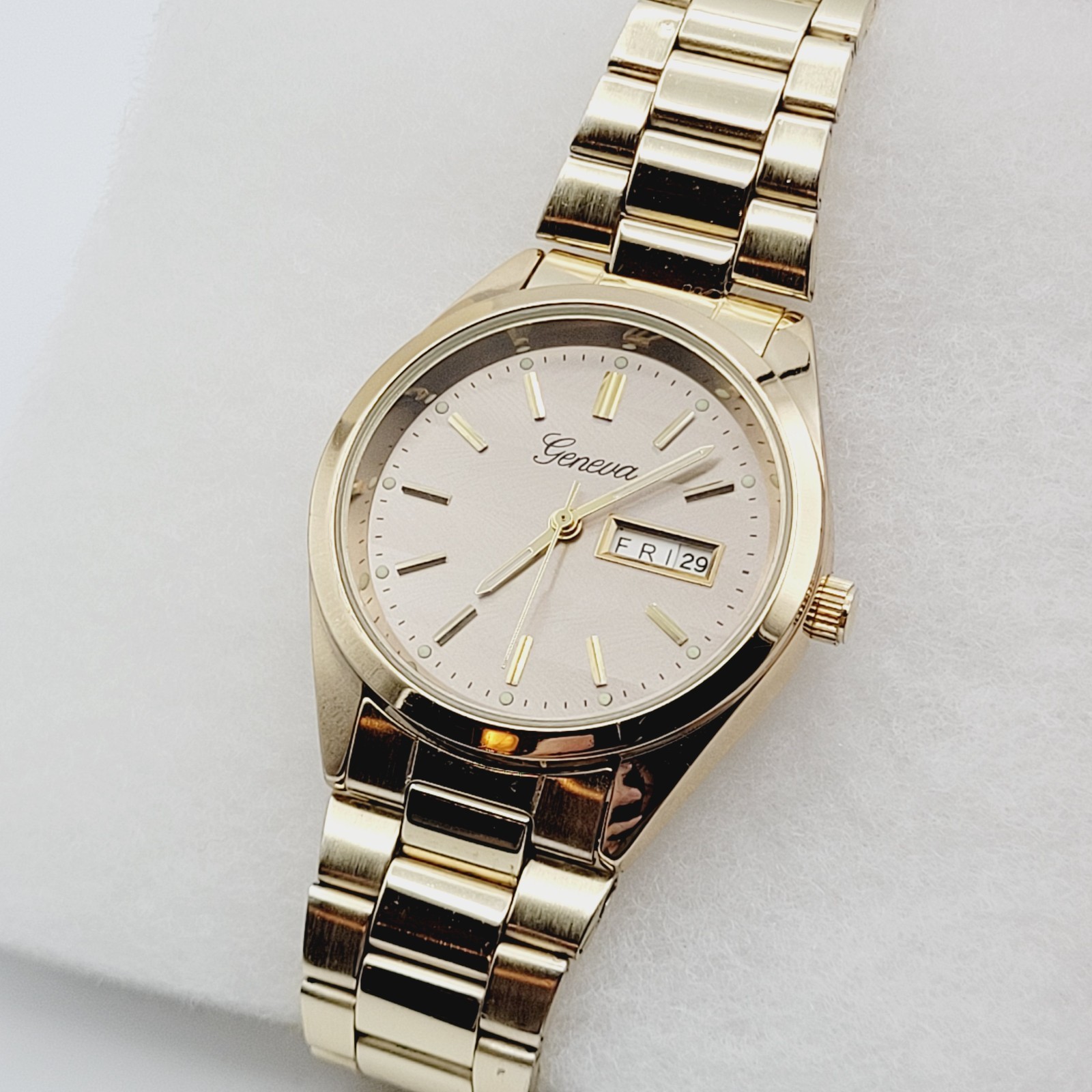 Geneva Gold Tone Watch Bracelet Closure Day Date Chunky Adjustable Working