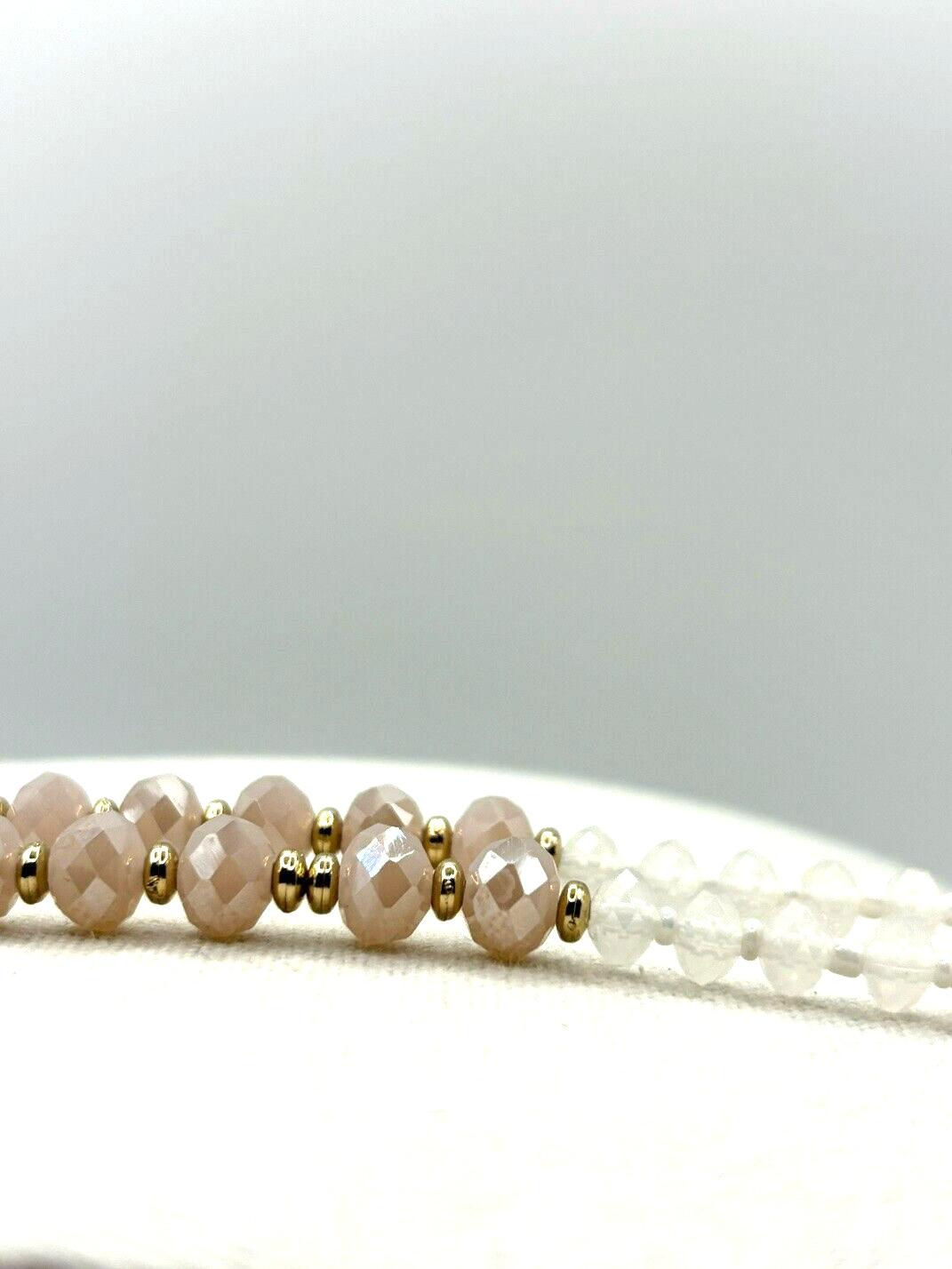 Banana Republic Champagne Cream White And Gold Graduated Bead Necklace 30 Inch