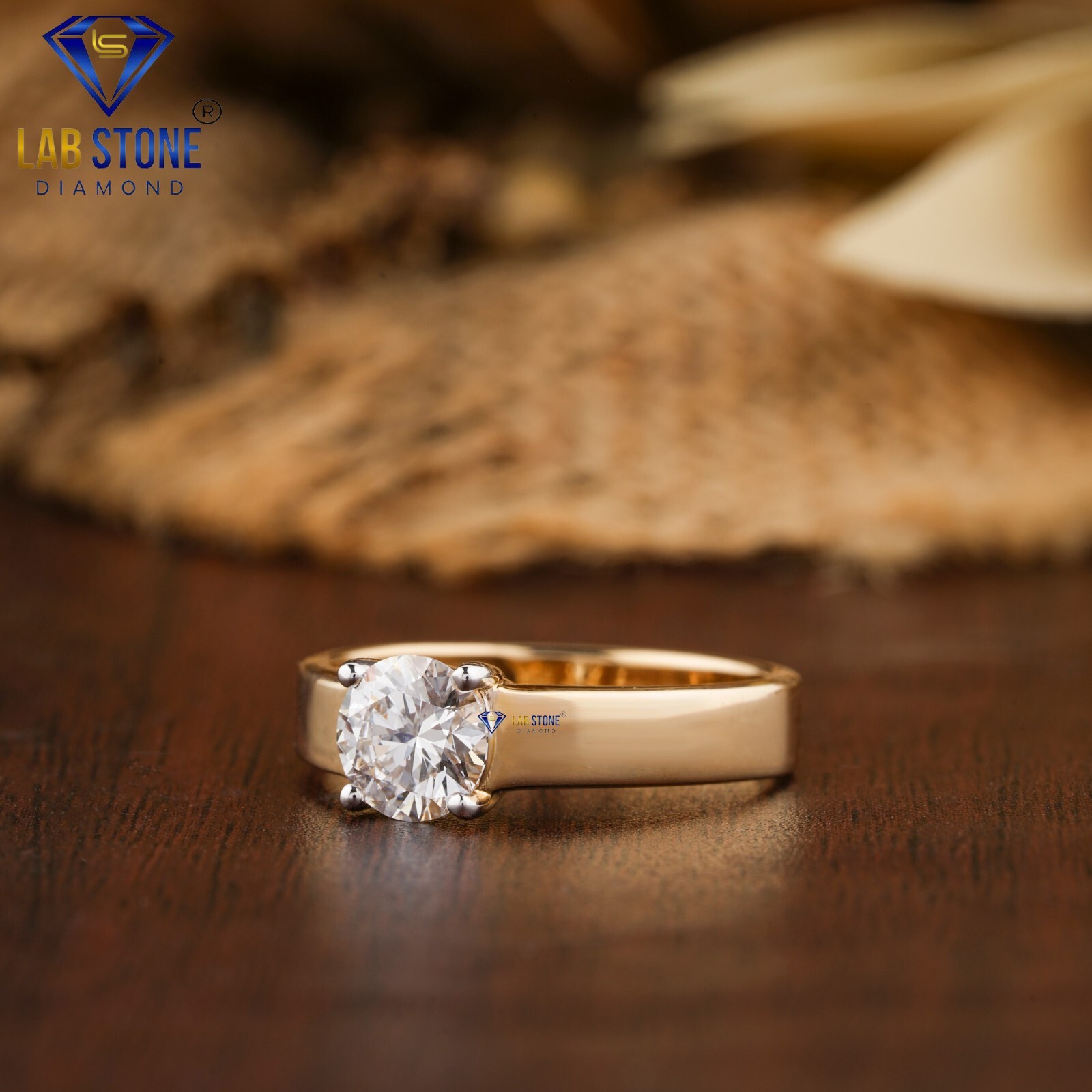 Women’s Round Cut Lab Grown Diamond Solitaire Ring in 925 Silver 0.74ct TDW