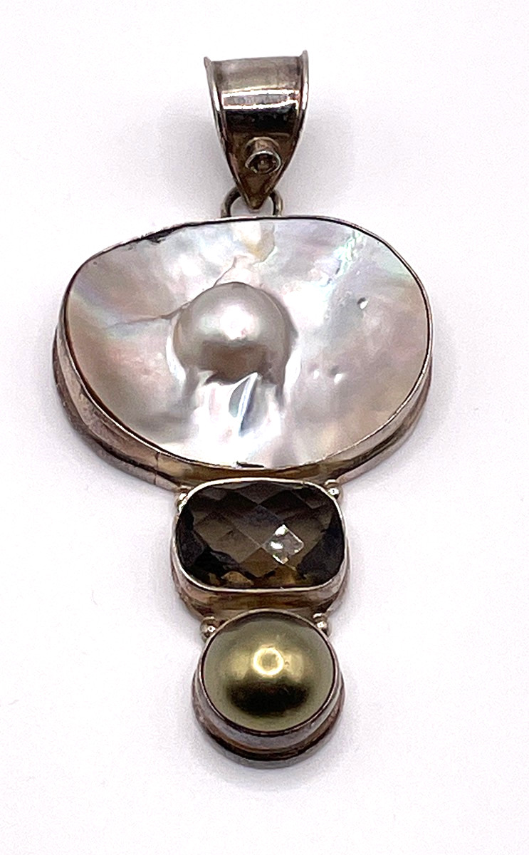 Vintage Sterling Silver Mabe Blister Pearl Pendant with Accent Stones 25.5 grams