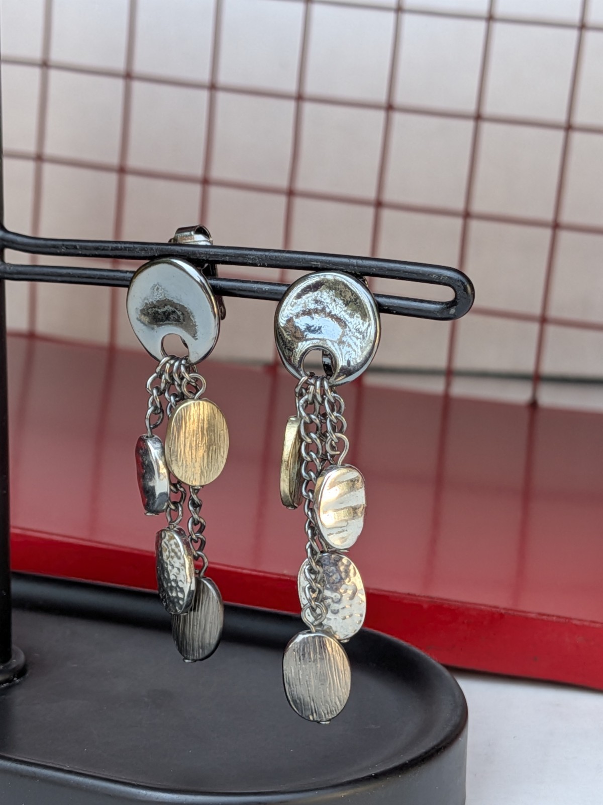 Textured Mixed Metal Oval 2¾” Dangle Clip Earrings Black Silver Gold Tone Chain