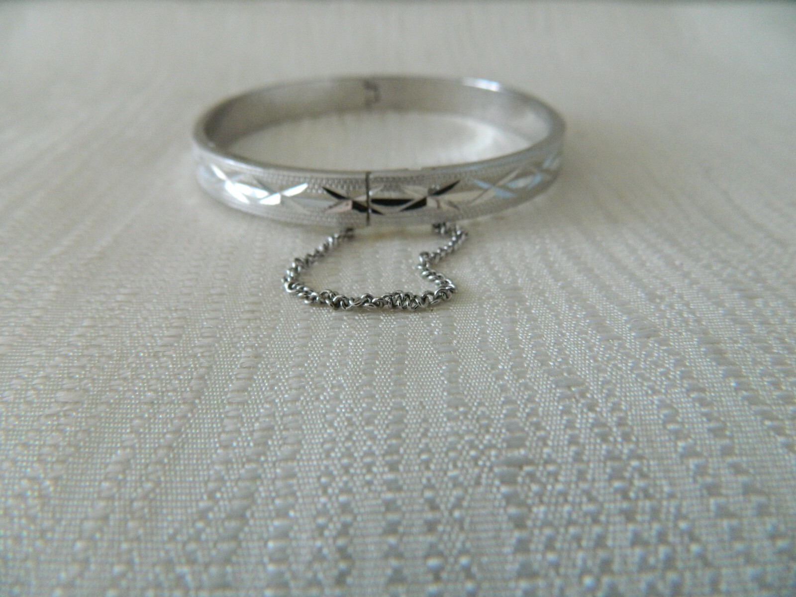 Vintage BRACELET Bangle ETCHED Silver Color With Safety Chain Jewelry