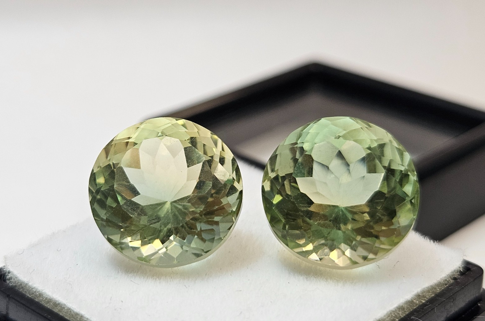 Bi-Colour 13-14 Ct Tourmaline Round Cut Pair Loose Gemstone For Earing FR-375