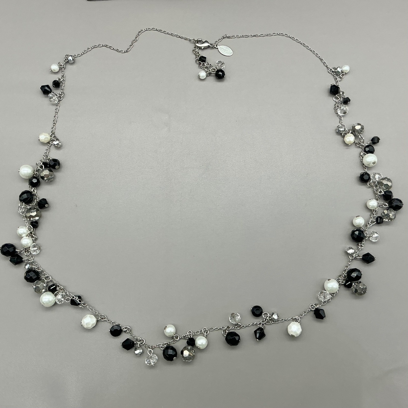 White House Black Market Necklace Black White Crystal Beaded 36-39″