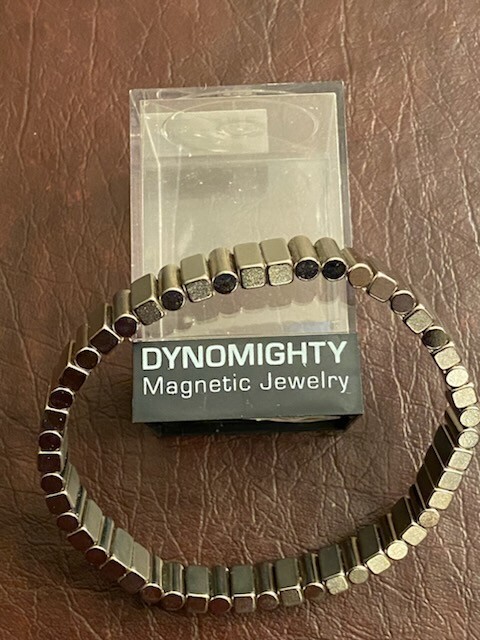 DYNOMIGHTY Magnetic Adjustable Theraputic Bracelet Maximum 9.5 Inches